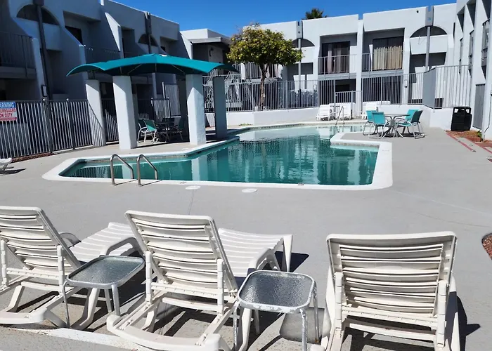 Hotel Palmas Tucson 4*